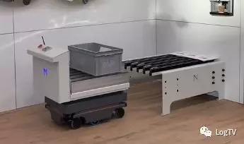 亞馬遜最新倉庫都在用！AGV與傳送帶完美連接神器！